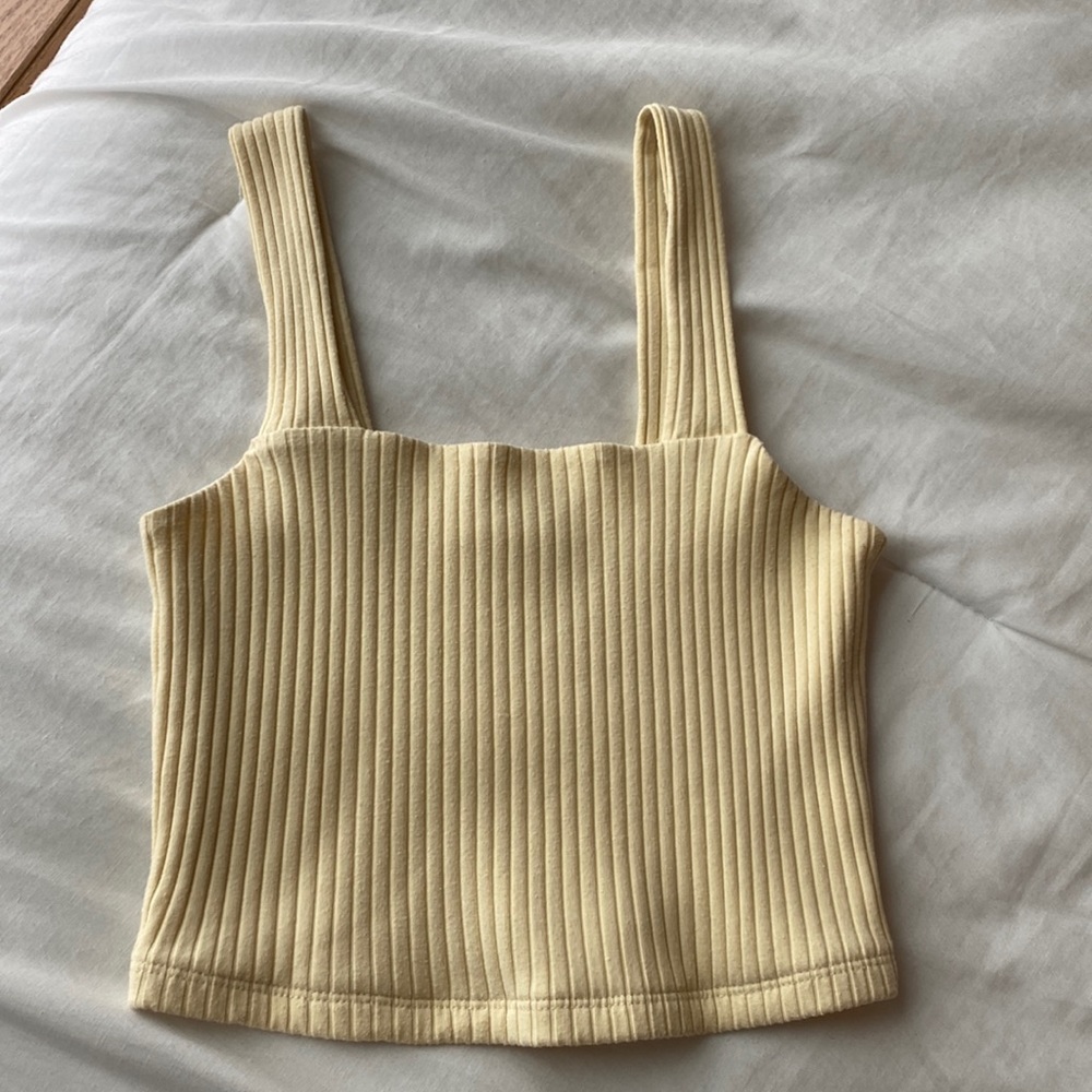 American Eagle cropped light yellow tank
